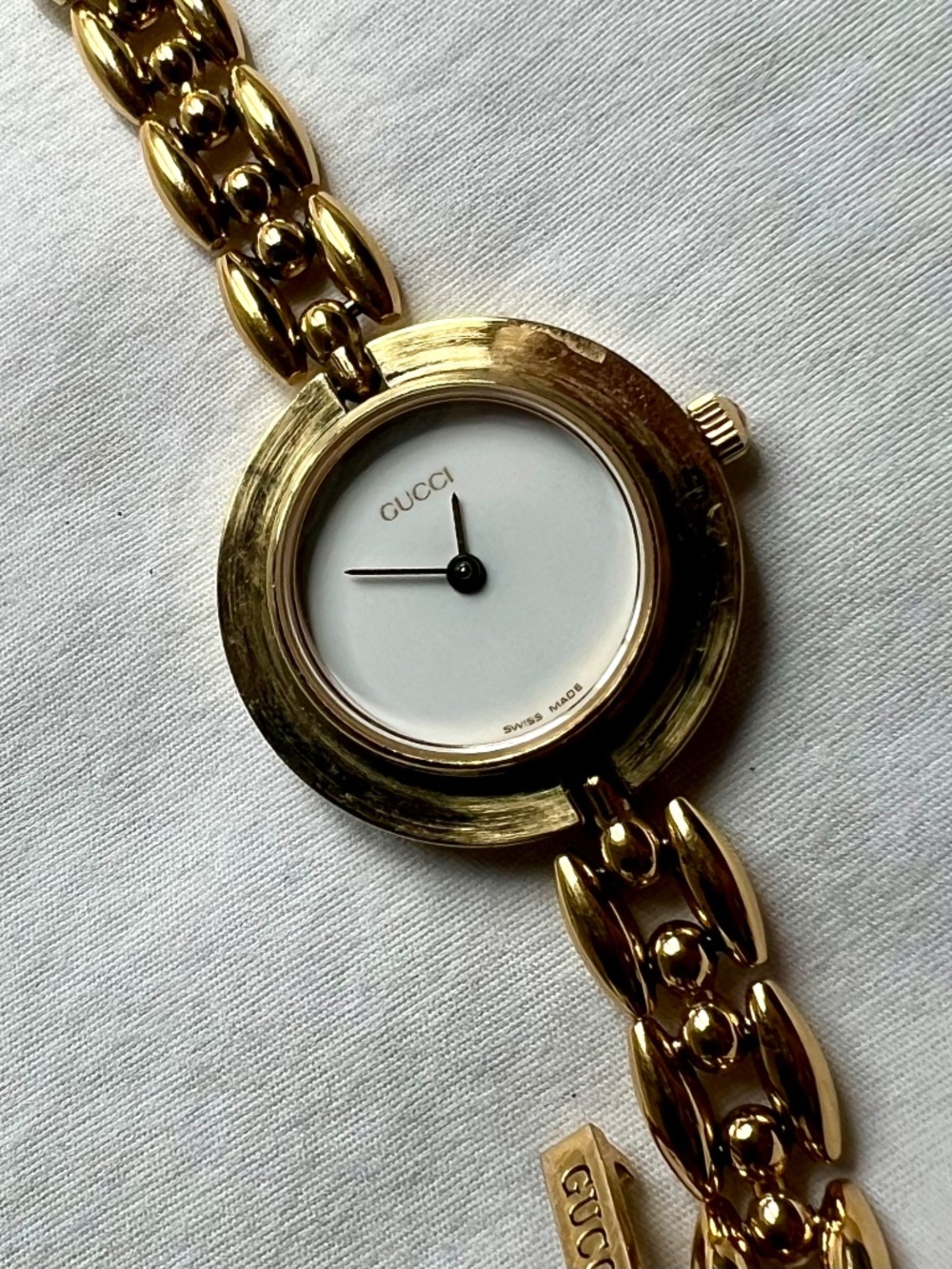 Vintage Gucci 11/12.2 Watch Diamond-Cut Red Bezel + 2 Bonus Bezels - Picture 10 of 14